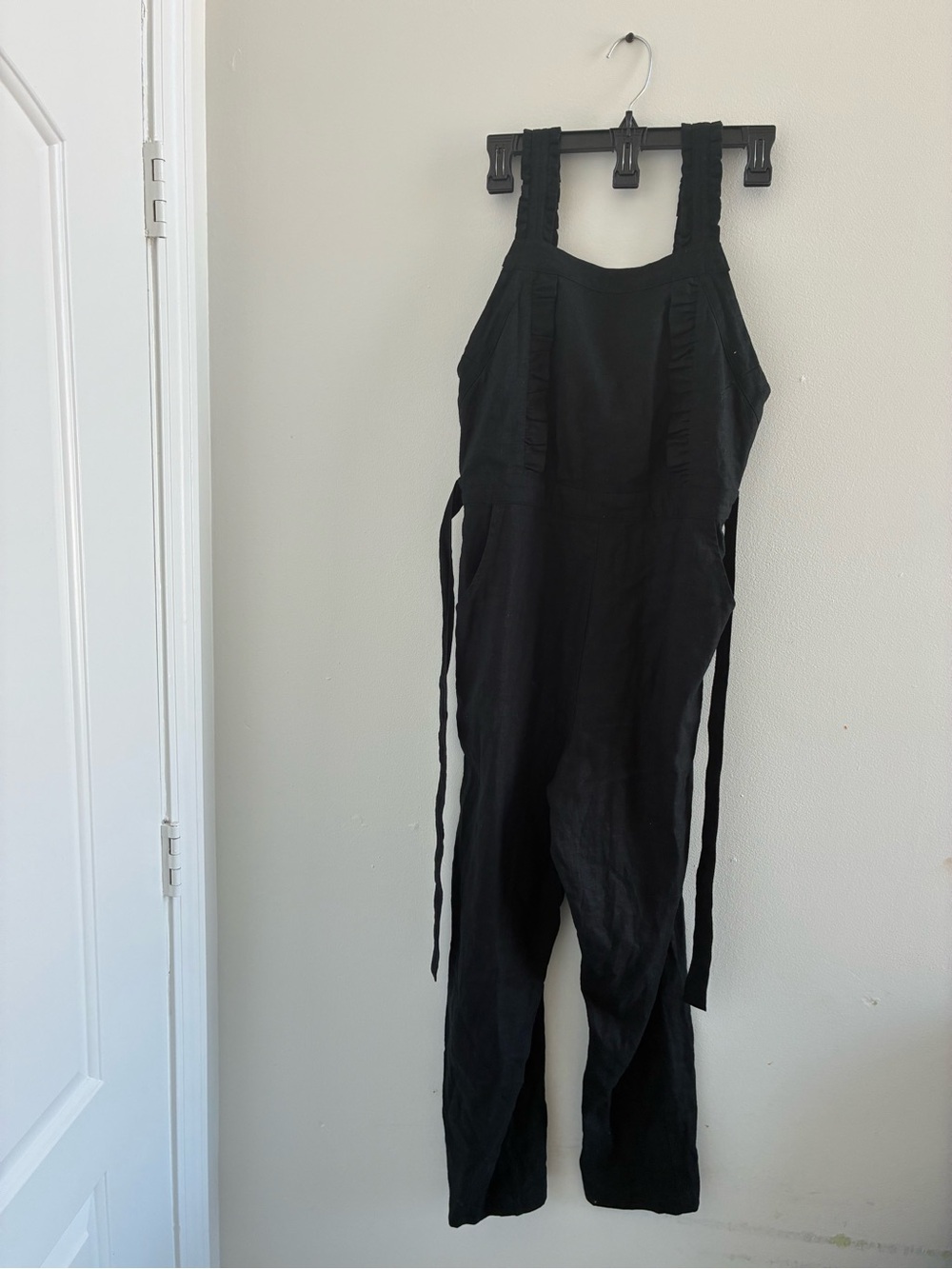 Black Women's Ruffle-Strap Linen Jumpsuit